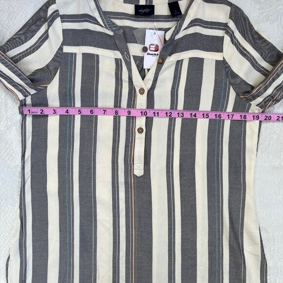 Daytrip from Buckle Henley Long Sleeve Striped Long Shirt - Picture 13 of 15